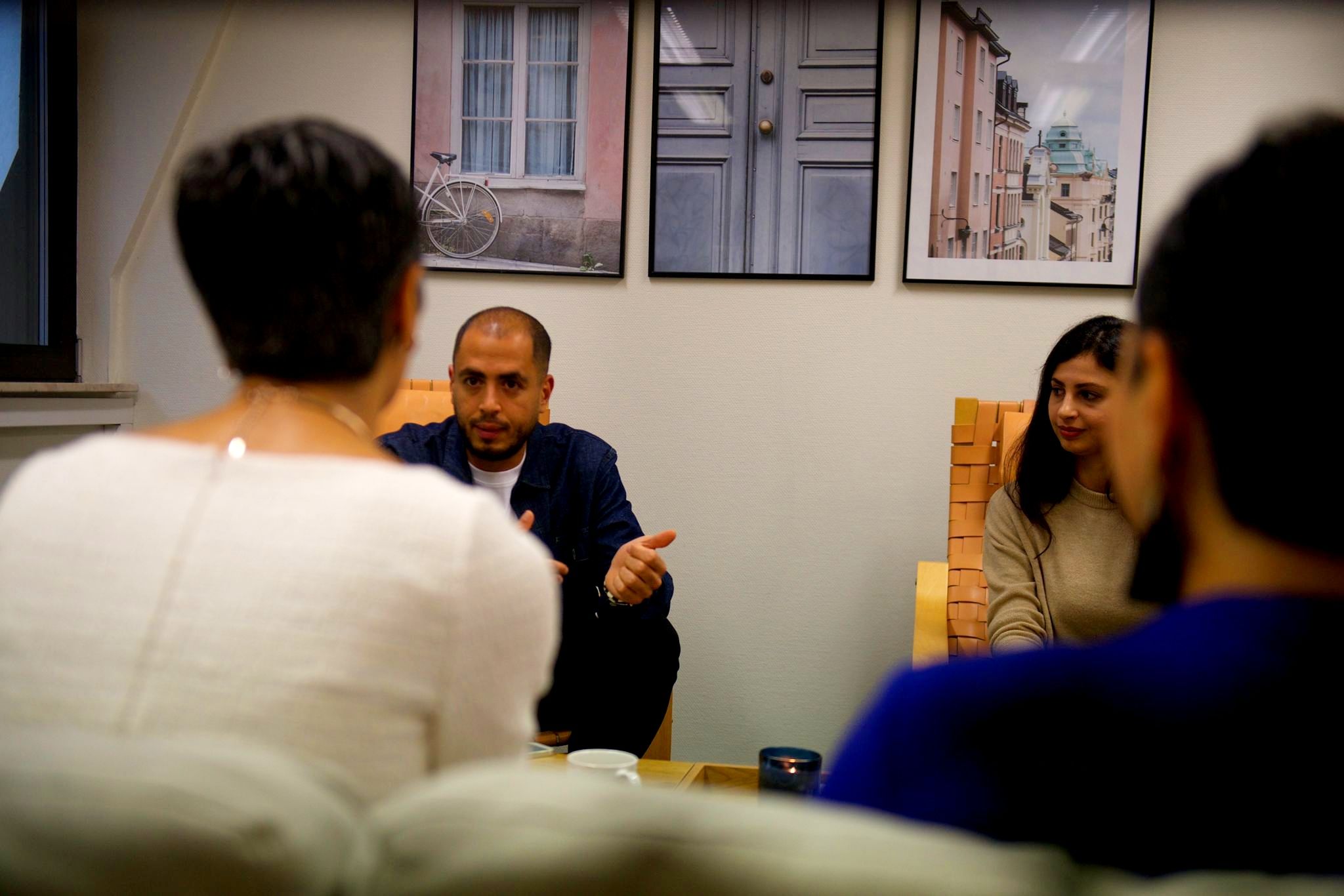 جانب من الحوار بين شركة Alak & Partners Juristbyrå AB ومنصة أكتر الإخبارية