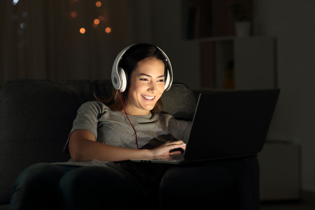 هل يفيدك الاستماع إلى الموسيقى أثناء المذاكرة أو العمل ؟