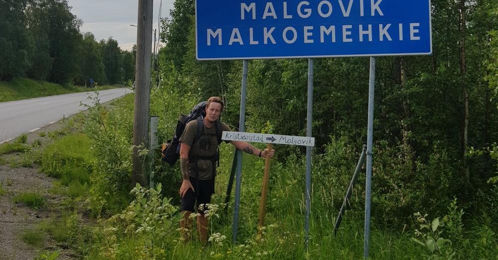 من مالمو إلى قرية طفولته.. رحلة مشي استغرقت 54 يوماً و1.9 مليون خطوة 
